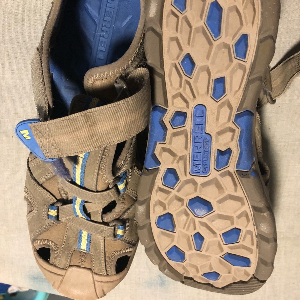 Merrell youth water shoes